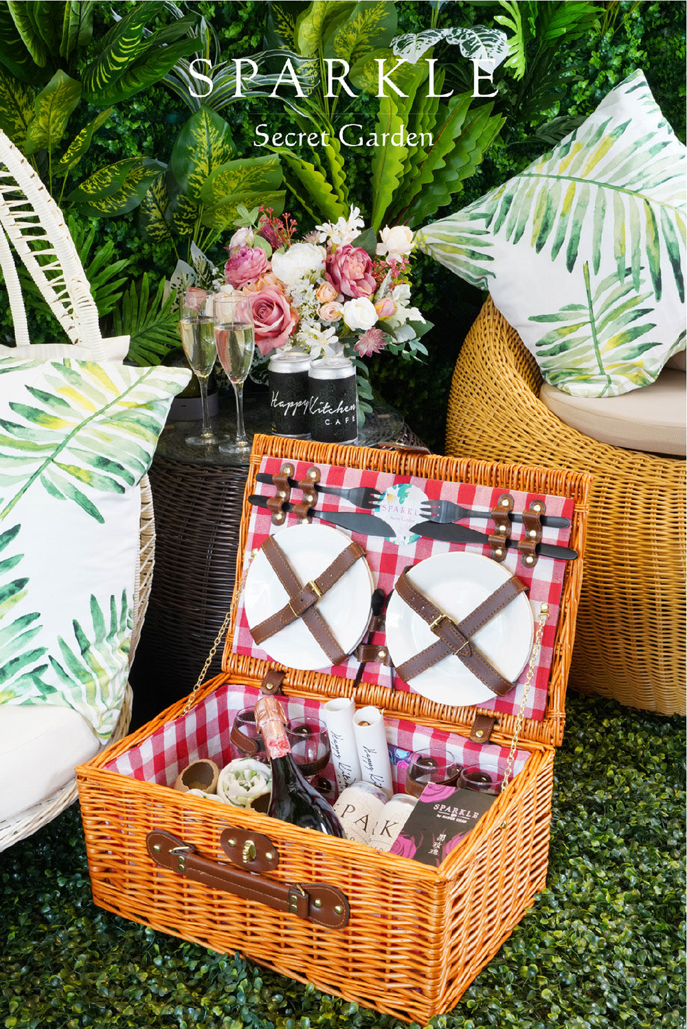 「秘密花園Picnic Set」野餐尊享座 + 5層2人玫瑰花主題下午茶 + Picnic Basket + 烘焙工作坊 +玫瑰甜氣泡酒+ SPARKLE COLLECTION 口罩 + 精品蛋糕 （價格以一人為單位）