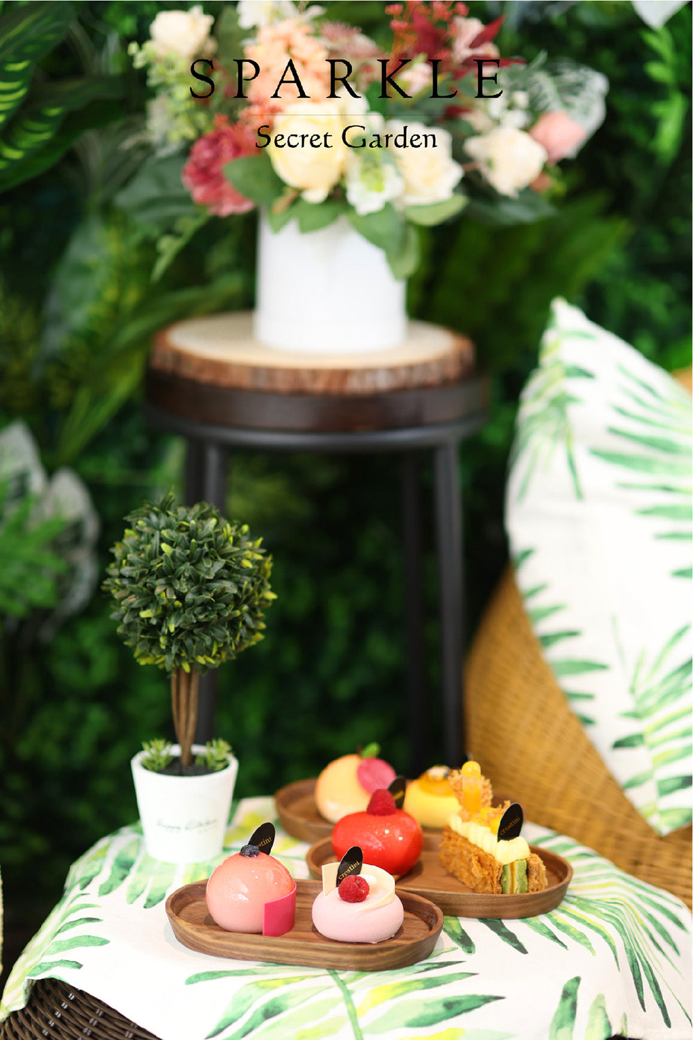 「秘密花園Picnic Set」野餐尊享座 + 5層2人玫瑰花主題下午茶 + Picnic Basket + 烘焙工作坊 +玫瑰甜氣泡酒+ SPARKLE COLLECTION 口罩 + 精品蛋糕 （價格以一人為單位）